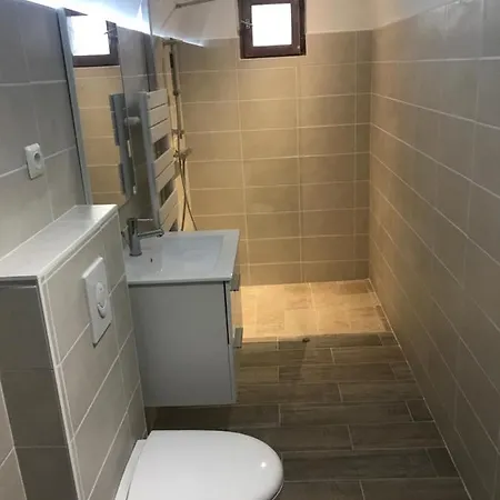 La Maison Sur La Place Dans Mortes בית נופש *