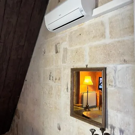 בית נופש La Maison Sur La Place Dans Mortes *