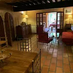 La Maison Sur La Place Dans Mortes * Aigues-Mortes