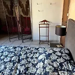 La Maison Sur La Place Dans Mortes *