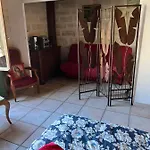 La Maison Sur La Place Dans Mortes *