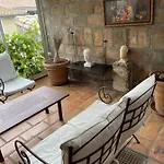 La Maison Sur La Place Dans Mortes Сasa de vacaciones *