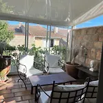 La Maison Sur La Place Dans Mortes
