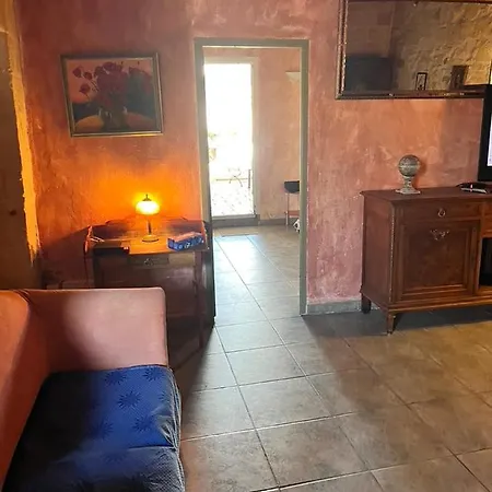La Maison Sur La Place Dans Mortes * Эг-Морт