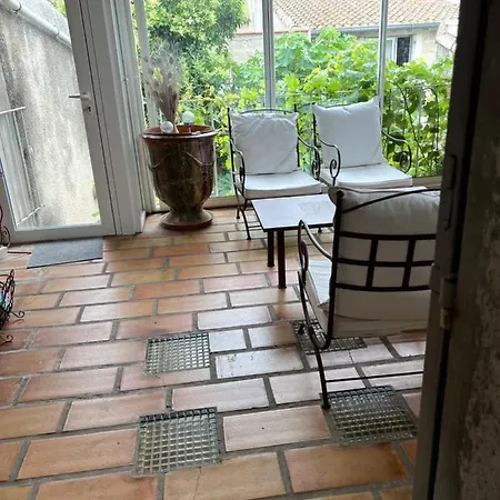 Дом отдыха La Maison Sur La Place Dans Mortes Эг-Морт