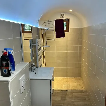La Maison Sur La Place Dans Mortes Climatise *
