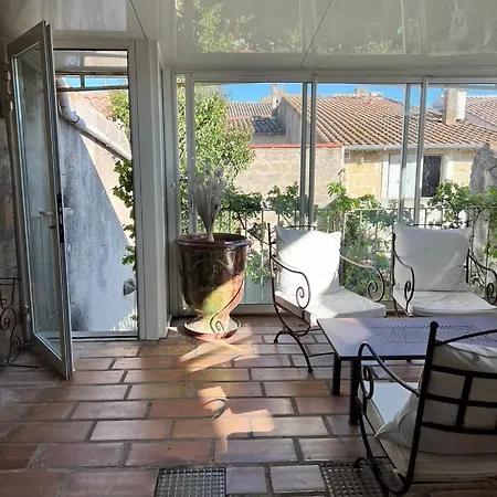 Дом отдыха La Maison Sur La Place Dans Mortes *