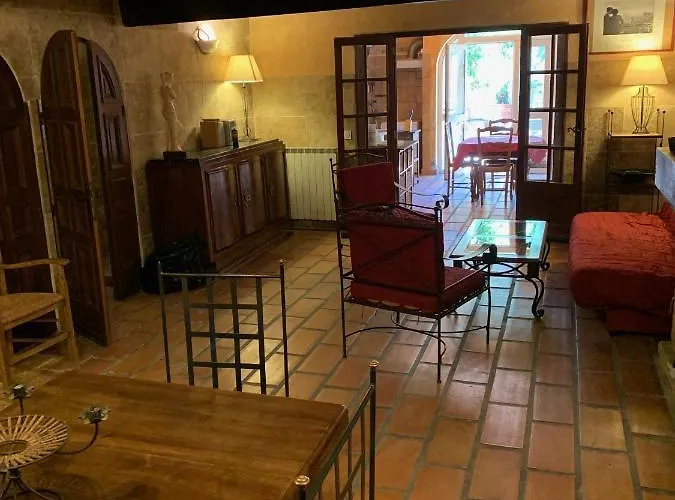 La Maison Sur La Place Dans Mortes * Aigues-Mortes