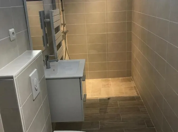 La Maison Sur La Place Dans Mortes Casa de Férias *