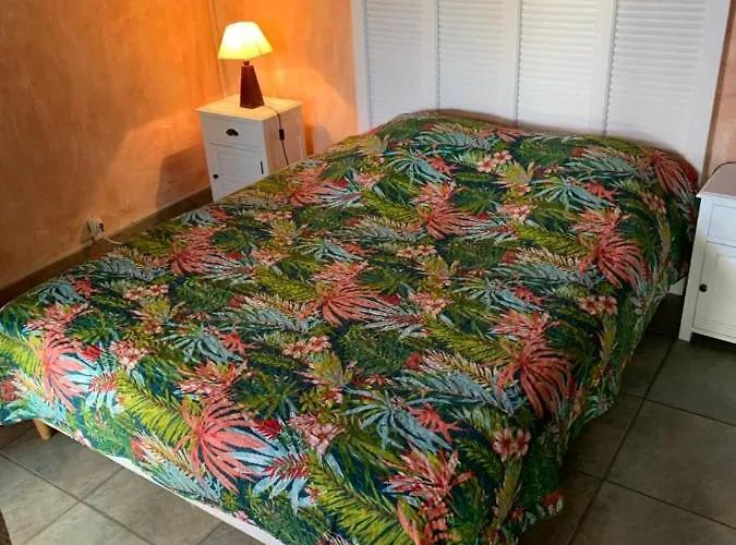 La Maison Sur La Place Dans Mortes Casa de Férias *