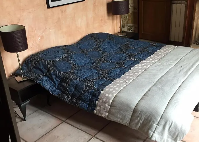 Ferienhaus La Maison Sur La Place Dans Mortes *