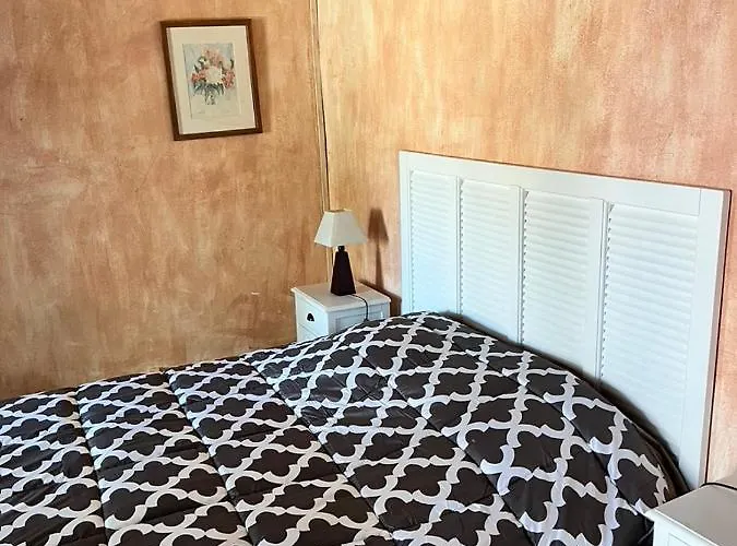 La Maison Sur La Place Dans Mortes Casa de Férias *