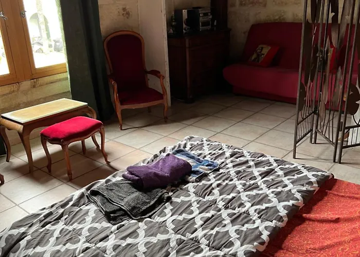 La Maison Sur La Place Dans Mortes *