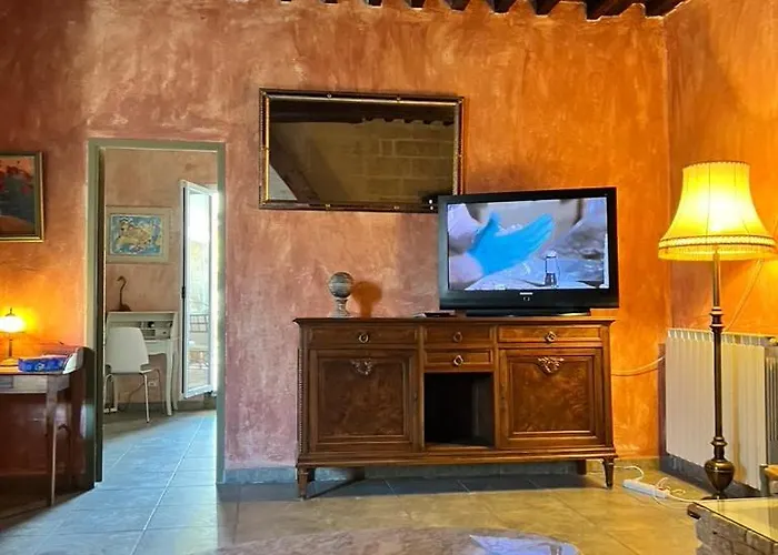 La Maison Sur La Place Dans Mortes Ferienhaus Aigues-Mortes