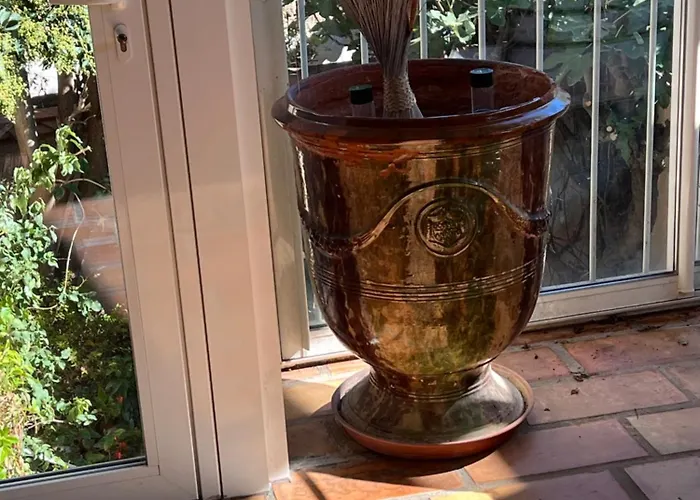 La Maison Sur La Place Dans Mortes